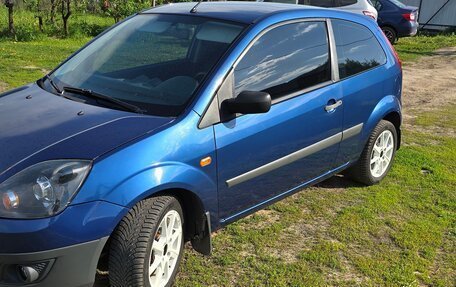 Ford Fiesta, 2005 год, 515 000 рублей, 2 фотография