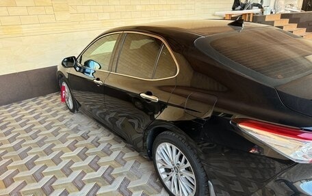 Toyota Camry, 2018 год, 2 500 000 рублей, 4 фотография
