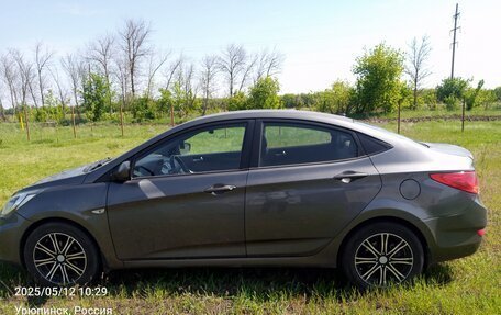 Hyundai Solaris II рестайлинг, 2011 год, 550 000 рублей, 2 фотография