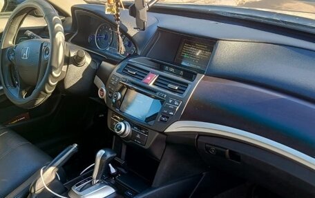 Honda Crosstour I рестайлинг, 2014 год, 2 000 000 рублей, 11 фотография