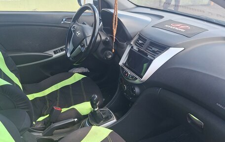 Hyundai Solaris II рестайлинг, 2013 год, 600 000 рублей, 7 фотография