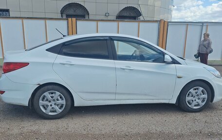 Hyundai Solaris II рестайлинг, 2013 год, 600 000 рублей, 6 фотография