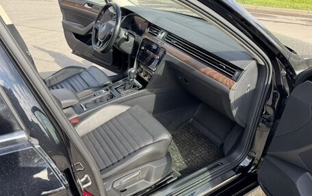 Volkswagen Passat B8 рестайлинг, 2018 год, 2 390 000 рублей, 13 фотография