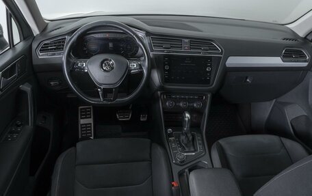 Volkswagen Tiguan II, 2018 год, 2 624 000 рублей, 6 фотография