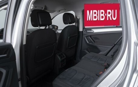 Volkswagen Tiguan II, 2018 год, 2 624 000 рублей, 13 фотография