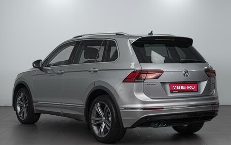 Volkswagen Tiguan II, 2018 год, 2 624 000 рублей, 2 фотография