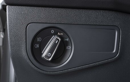 Volkswagen Tiguan II, 2018 год, 2 624 000 рублей, 17 фотография