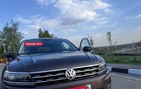 Volkswagen Tiguan II, 2018 год, 2 850 000 рублей, 2 фотография