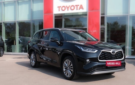 Toyota Highlander, 2024 год, 5 990 000 рублей, 3 фотография