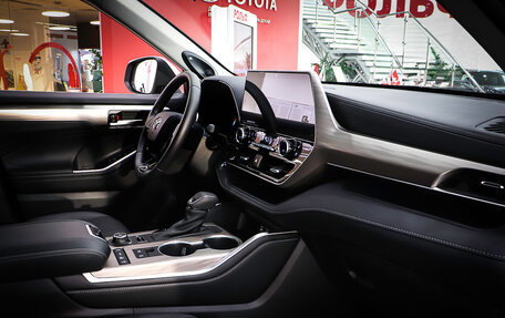 Toyota Highlander, 2024 год, 5 990 000 рублей, 12 фотография