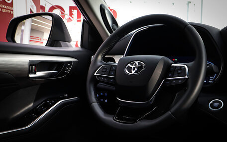 Toyota Highlander, 2024 год, 5 990 000 рублей, 15 фотография