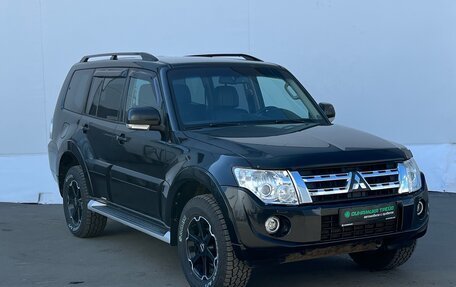 Mitsubishi Pajero IV, 2013 год, 1 975 000 рублей, 3 фотография
