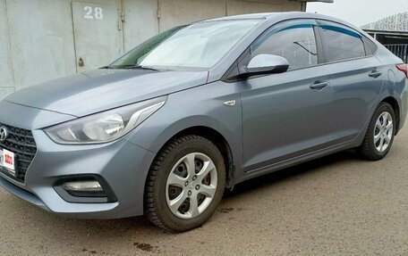 Hyundai Solaris II рестайлинг, 2017 год, 1 300 000 рублей, 3 фотография