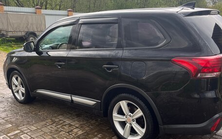 Mitsubishi Outlander III рестайлинг 3, 2017 год, 1 750 000 рублей, 7 фотография
