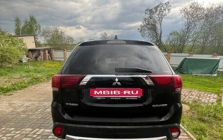 Mitsubishi Outlander III рестайлинг 3, 2017 год, 1 750 000 рублей, 6 фотография