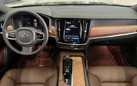 Volvo S90 II рестайлинг, 2025 год, 4 453 000 рублей, 3 фотография