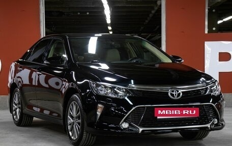 Toyota Camry, 2017 год, 2 195 000 рублей, 3 фотография