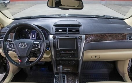 Toyota Camry, 2017 год, 2 195 000 рублей, 14 фотография