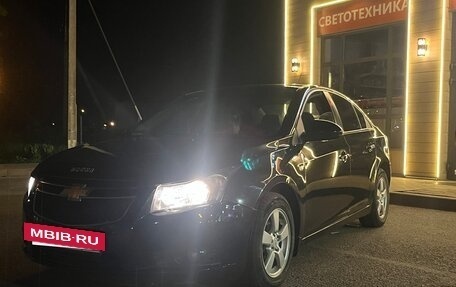 Chevrolet Cruze II, 2010 год, 579 000 рублей, 3 фотография