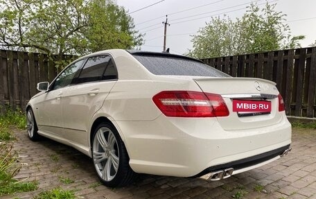 Mercedes-Benz E-Класс, 2011 год, 1 250 000 рублей, 11 фотография