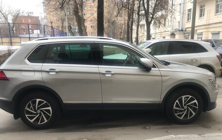 Volkswagen Tiguan II, 2018 год, 3 400 000 рублей, 3 фотография