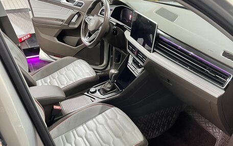 Volkswagen Tiguan II, 2021 год, 4 140 000 рублей, 20 фотография
