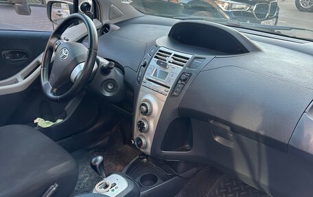 Toyota Yaris III рестайлинг, 2007 год, 600 000 рублей, 8 фотография