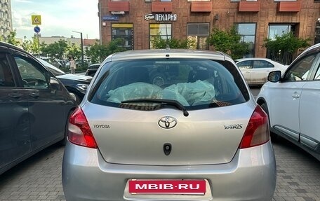 Toyota Yaris III рестайлинг, 2007 год, 600 000 рублей, 4 фотография