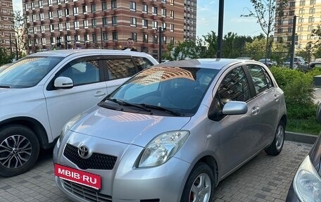Toyota Yaris III рестайлинг, 2007 год, 600 000 рублей, 3 фотография