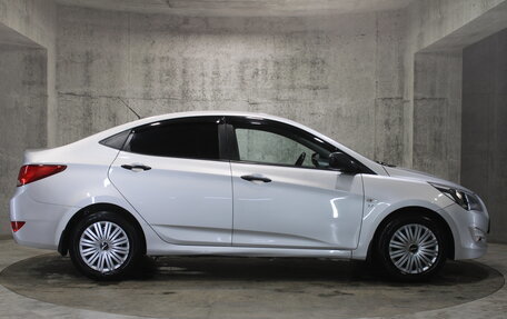 Hyundai Solaris II рестайлинг, 2015 год, 614 000 рублей, 5 фотография