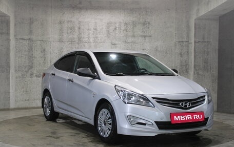 Hyundai Solaris II рестайлинг, 2015 год, 614 000 рублей, 3 фотография