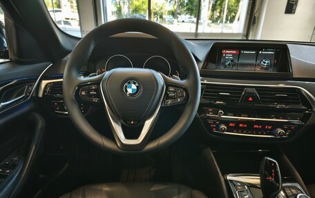 BMW 5 серия, 2019 год, 2 890 000 рублей, 14 фотография