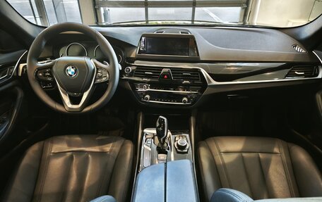 BMW 5 серия, 2019 год, 2 890 000 рублей, 13 фотография