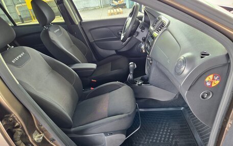 Renault Logan II, 2018 год, 940 000 рублей, 23 фотография