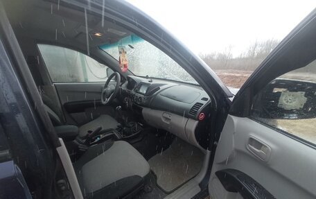Mitsubishi L200 IV рестайлинг, 2011 год, 850 000 рублей, 10 фотография