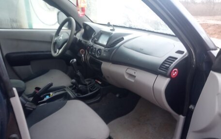 Mitsubishi L200 IV рестайлинг, 2011 год, 850 000 рублей, 11 фотография