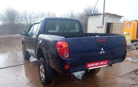 Mitsubishi L200 IV рестайлинг, 2011 год, 850 000 рублей, 4 фотография