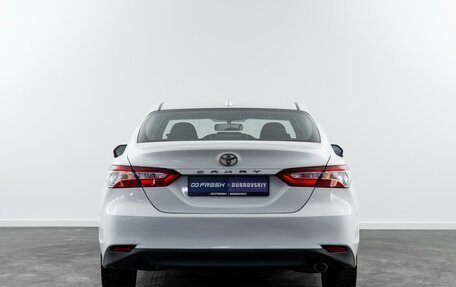 Toyota Camry, 2019 год, 2 300 000 рублей, 4 фотография