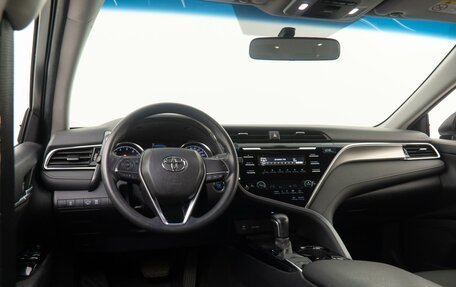 Toyota Camry, 2019 год, 2 300 000 рублей, 6 фотография
