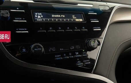 Toyota Camry, 2019 год, 2 300 000 рублей, 12 фотография
