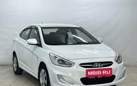 Hyundai Solaris II рестайлинг, 2014 год, 865 000 рублей, 2 фотография