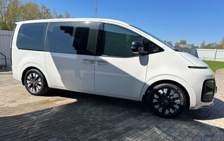 Hyundai Staria, 2022 год, 6 700 000 рублей, 2 фотография
