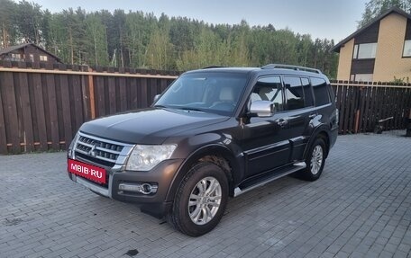 Mitsubishi Pajero IV, 2017 год, 3 150 000 рублей, 3 фотография