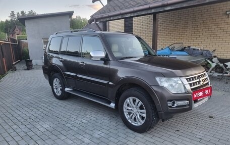 Mitsubishi Pajero IV, 2017 год, 3 150 000 рублей, 2 фотография
