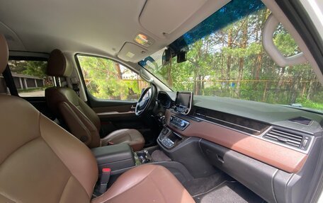Hyundai Grand Starex Grand Starex I рестайлинг 2, 2018 год, 4 300 000 рублей, 7 фотография