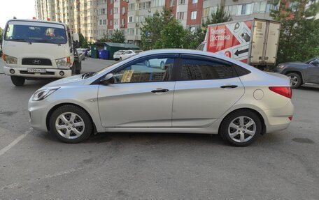 Hyundai Solaris II рестайлинг, 2013 год, 725 000 рублей, 14 фотография