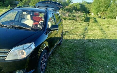 Geely MK Cross I, 2012 год, 300 000 рублей, 21 фотография