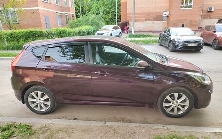 Hyundai Solaris II рестайлинг, 2012 год, 950 000 рублей, 2 фотография