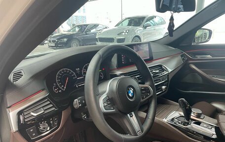 BMW 5 серия, 2018 год, 4 190 000 рублей, 15 фотография