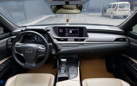 Lexus ES VII, 2019 год, 3 790 000 рублей, 16 фотография